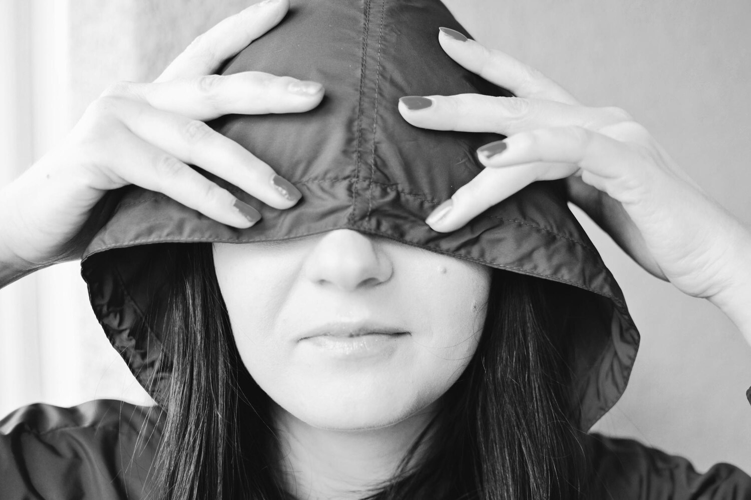 close up beautiful woman wearing hoodie 1048944 5841338 close up beautiful woman wearing hoodie 1048944 5841338